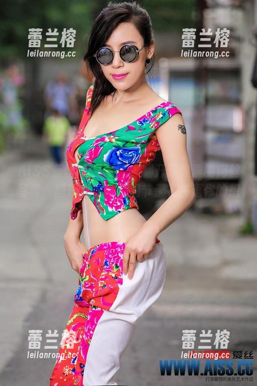 AISS爱丝(钻石版) - 翻开陈雅漫的肉丝写真，图册里的每个细节都在挑逗你的想象。