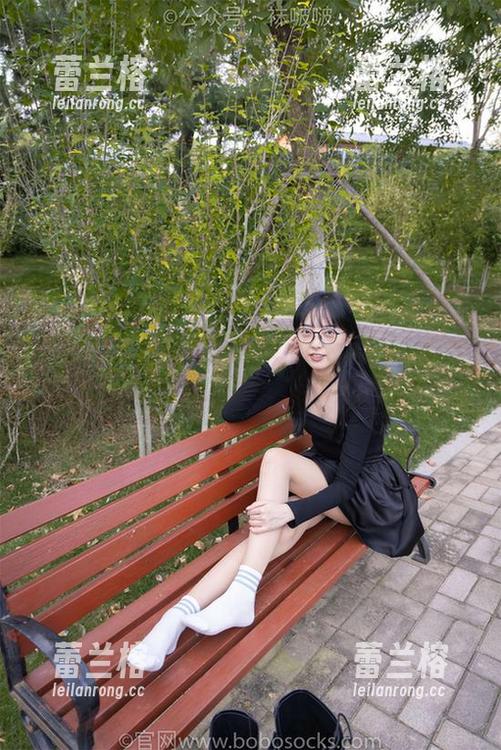 BoBoSocks袜啵啵 - 果果的魔法：两双高跟鞋与她的定制图集，走进你的时尚梦！