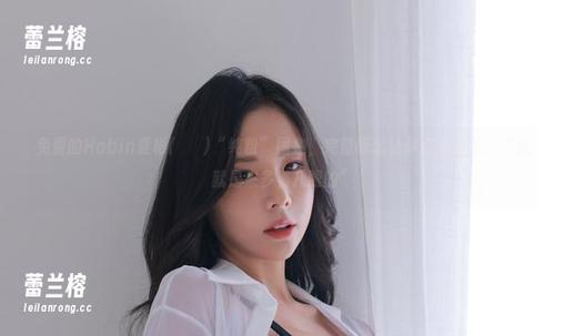 免费的Habin夏彬(하빈)“纯粉”图集，完整概念让你心里默念：“我就是来多看几眼的”