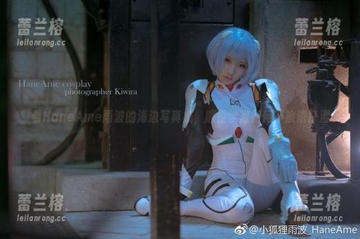 看HaneAme雨波的海边写真集，顺便学习如何不被浪打湿