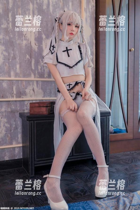 看到喵糖映画的萝莉少女套图，我决定不减肥了，开心就好！