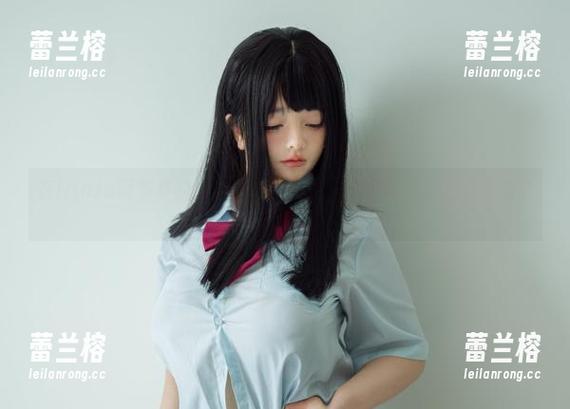 在NinJa阿寨寨的黑丝写真原图中，藏着我无法言说的心动。