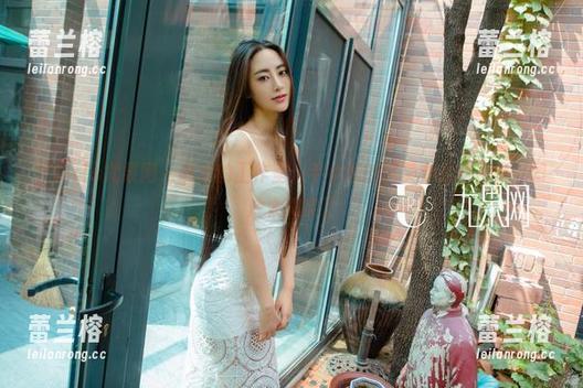 UGirls尤果网 - 调皮的工作室：芊小童的另类办公室合集，图片太真实了