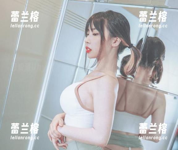 想知道Uhye(이유혜)是如何穿出肉丝魅力的？下载见证奇迹！