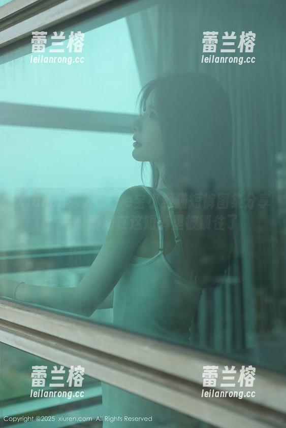 Xiuren秀人网 - e宝小野猫短裤图集分享：多少瞬间在这短裤里被锁住了