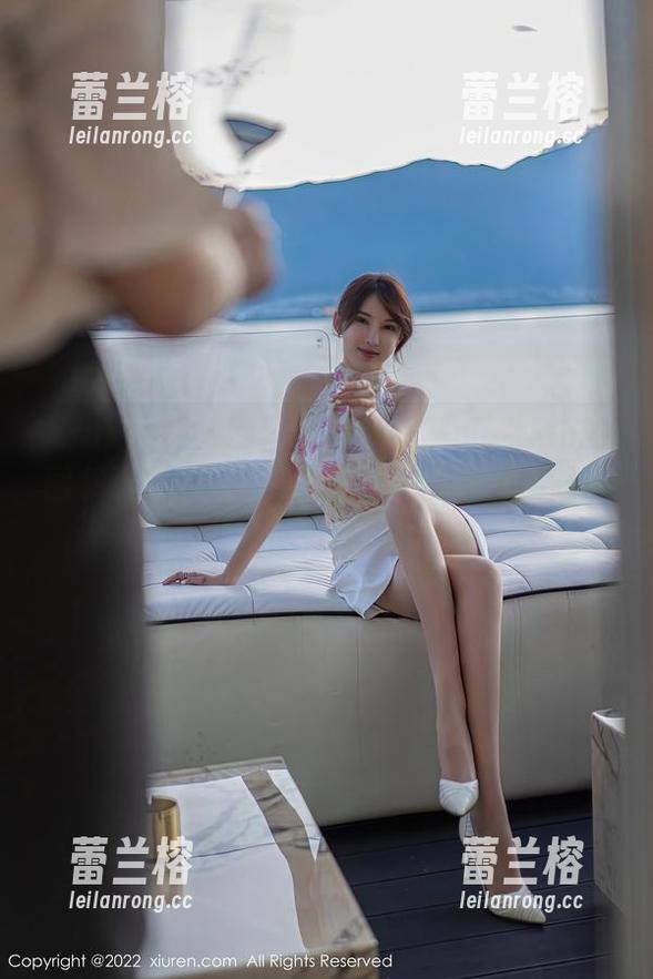 Xiuren秀人网 - 更新！安然maleah的图书馆主题美图，感觉每一张都能让我沉浸在书海里。