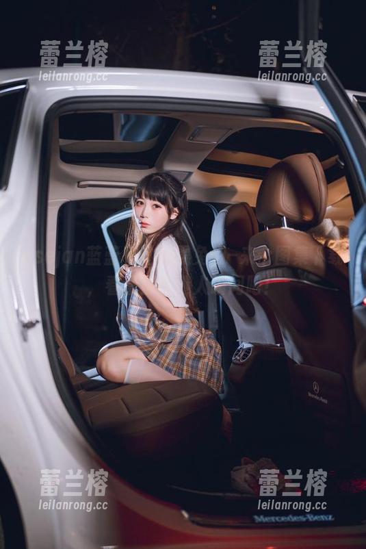 usejan蓝蓝和她的黑兔们–来个图集下载，看看那些迷人瞬间吧！