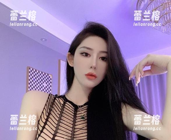 微密圈 - 叹为观止！不爱笑的赛琳的美脚合集免费放送，错过可就没了哦！