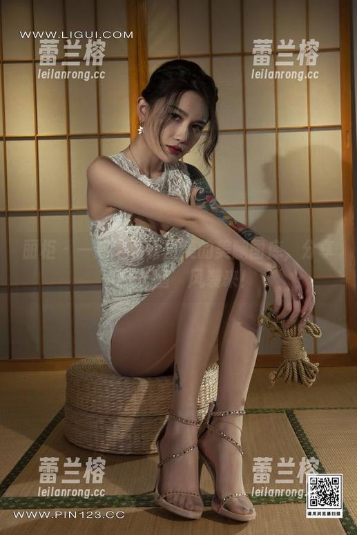 丽柜 - 一起来看看由美的美腿图库，分享一阵‘腿’风袭来！