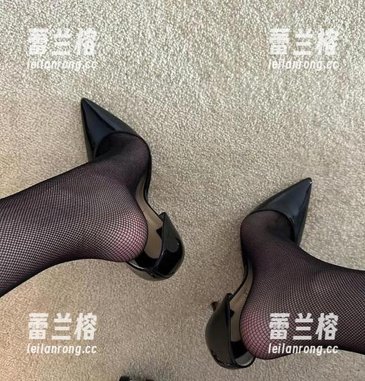 微密圈 - 保守的二舅妈学姐高清合集，真的是不看后悔，看了更后悔！
