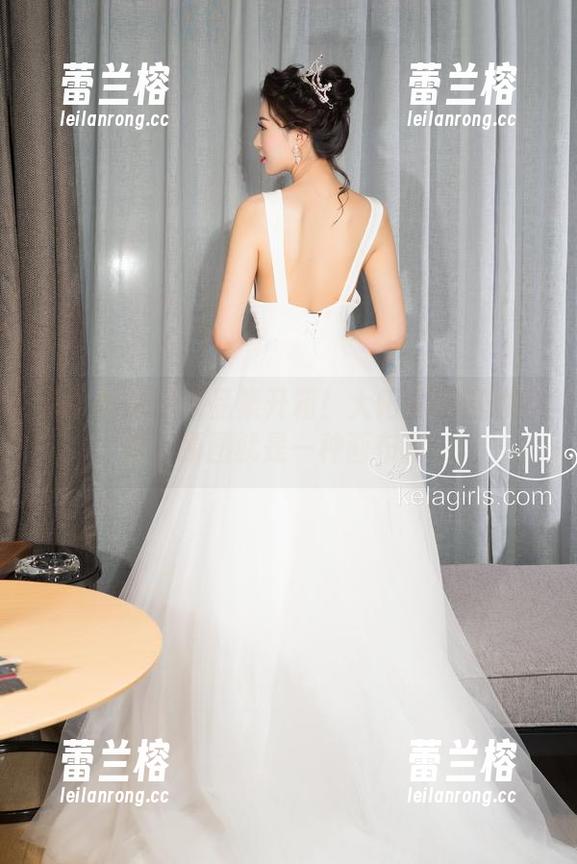 克拉女神 - 作品集开箱！大阳穿校服的瞬间，原图就是一种画布啊。