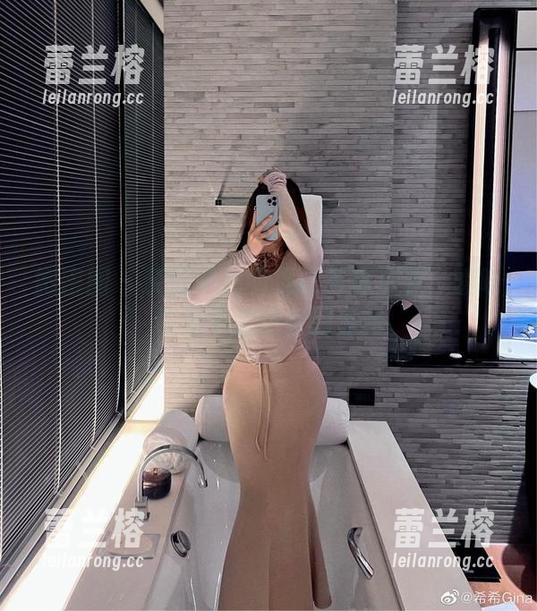 微密圈 - 奈斯希希的棉袜写真资源：暧昧气息中流动着的温暖
