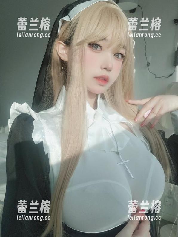 最新美腿套图，上天啊，女主K的腿真是绝了！