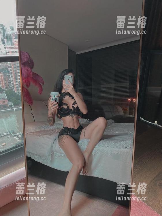 微密圈 - 宋昱欣的美图合集来了，这次交作业的姿势真是一言难尽哦。