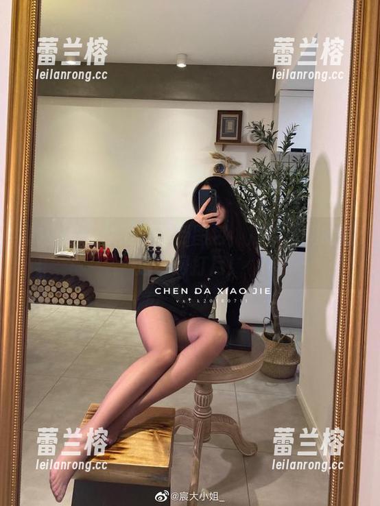 微密圈 - 从朋友圈到图包，宸大小姐的精选一网打尽！