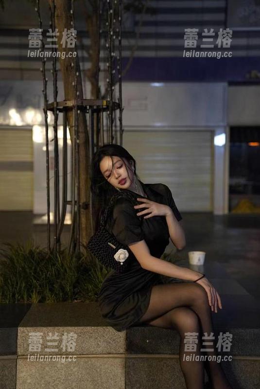微密圈 - 脚下风光无限，徐珺大哥的美足美图上线啦！