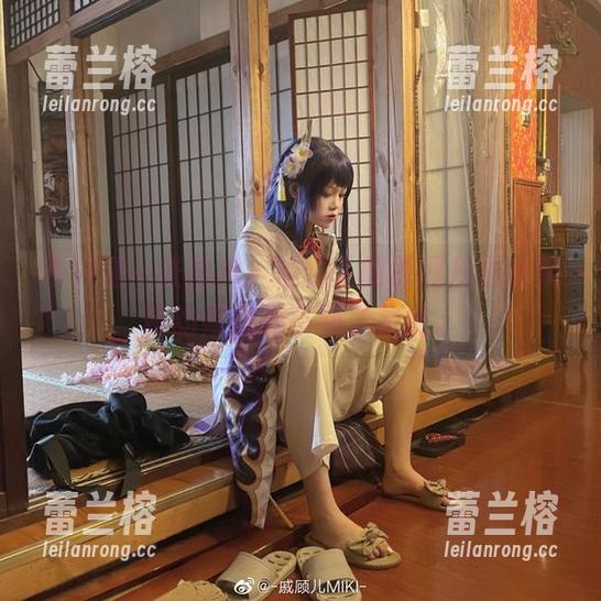 不只是一张图片，戚顾儿的原图从王者荣耀的嫦娥那拿到了灵感。