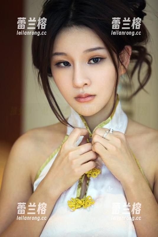 推女郎 - 赵惟依最新校服图包，这身打扮就是要你心动啊！