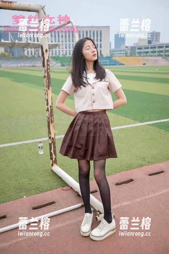 梦丝女神 - 抓住夏天的尾巴！莹仙女吊带美图图集，清凉又撩人。