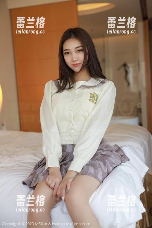 模范学院 - 每一张图片你都能找到草莓兔兔的眼镜，合集里满满的都是个性啊！