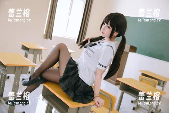 在樱井小莜的高清图包里，秘书其实也可以是个超级英雄！