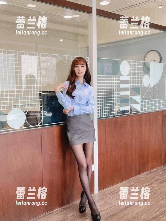 泥泥汝：短裙与cos的疯狂搭配，真的是天上掉下来的时尚精啊！