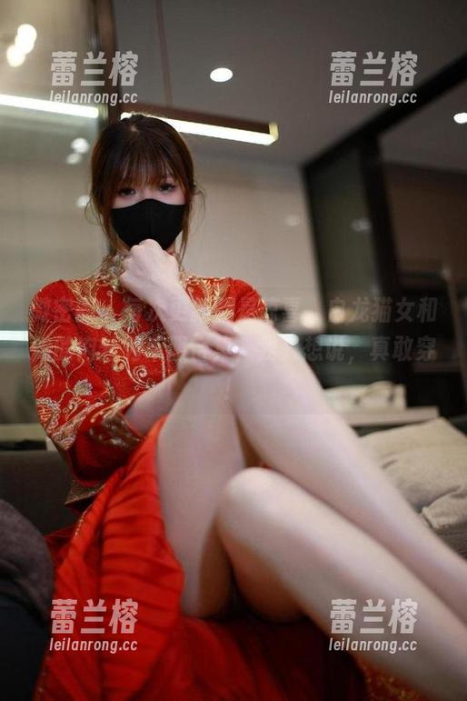 微密圈 - 每次更新都是惊喜，白龙猫女和她的肉丝秀禾服合集，我只想说，真敢穿！