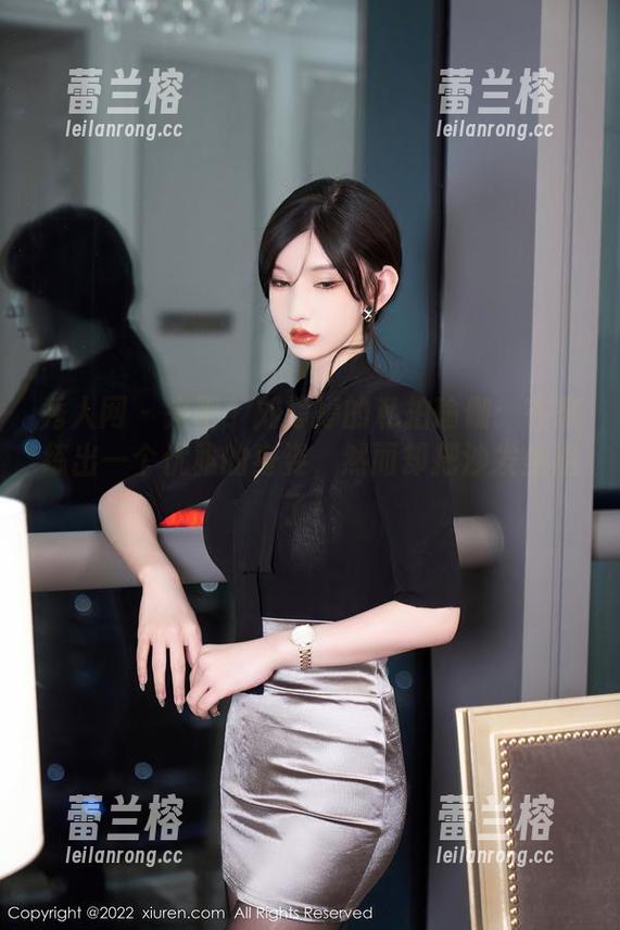 秀人网 - 来吧！刘婷婷的私拍瑜伽：在家练出一个优雅的身姿，然而却把沙发坐塌了！