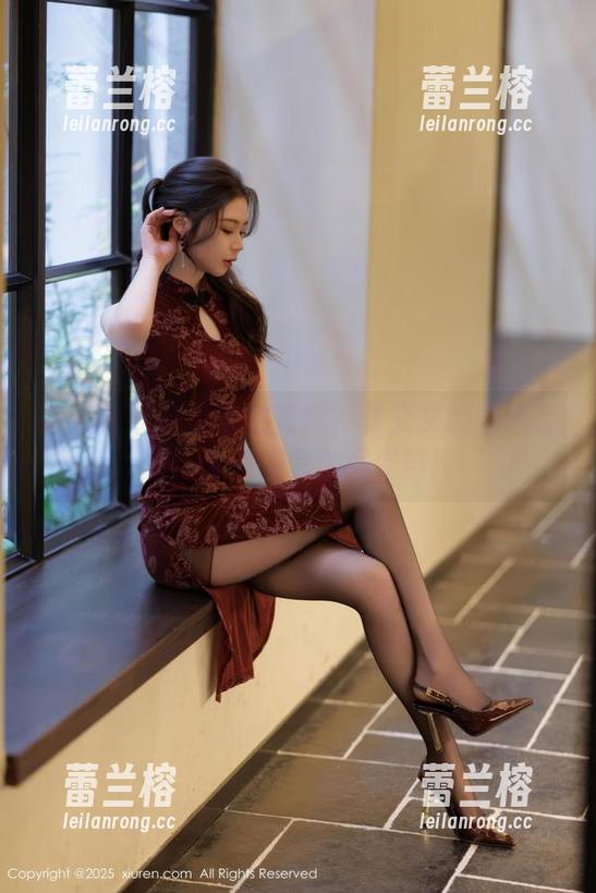 秀人网 - 找寻自拍灵感？林文文的精选套图告诉你该怎么摆姿势！