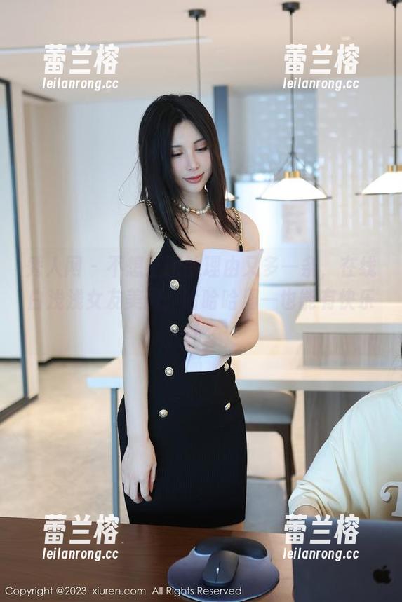 秀人网 - 不想上班的理由又多一条，在线白浅浅女友美图，哈哈哈周一也能有快乐！