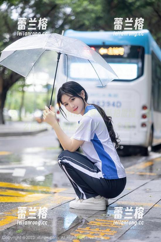 秀人网 - 糯美子nini学妹的私拍原图，怎么能在学业和颜值之间选一个呢？