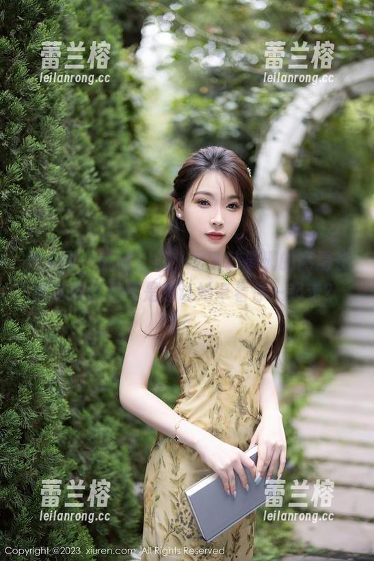 秀人网 - 就问你们，看到韩珊珊的高清长腿套图，是不是想让她牵着你一起走？