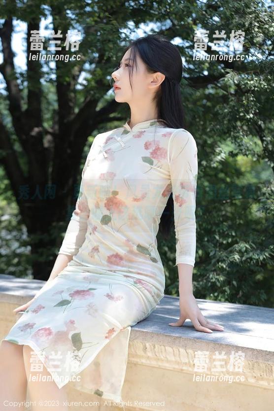 秀人网 - 更新啦！风景尤美带着黑丝写真集，晚上该选哪一张呢？