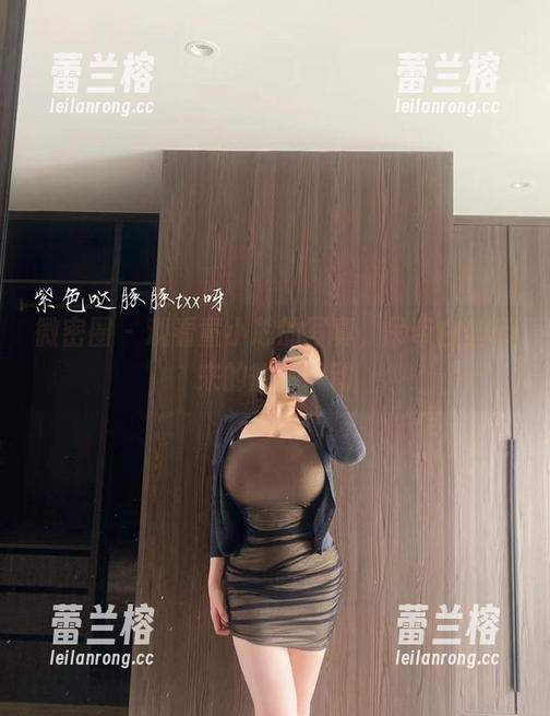 微密圈 - 观看童小芯的写真，吊带白丝带来的微妙悸动