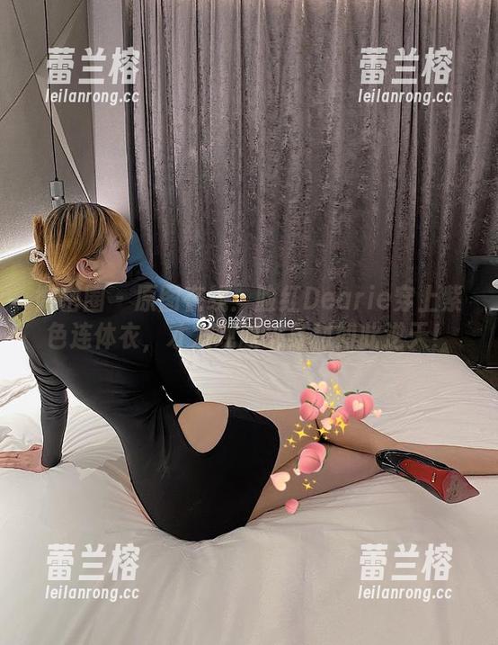 微密圈 - 原图在线：脸红Dearie穿上紫色连体衣，才发现原来身材如此逆天！