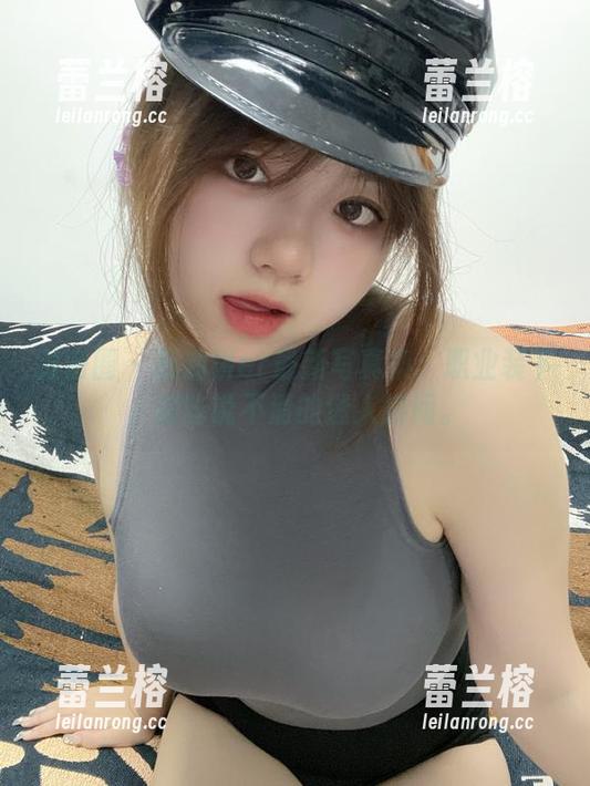微密圈 - 葱油饼er最新写真集：职业装下，那些说不清的迷人瞬间。