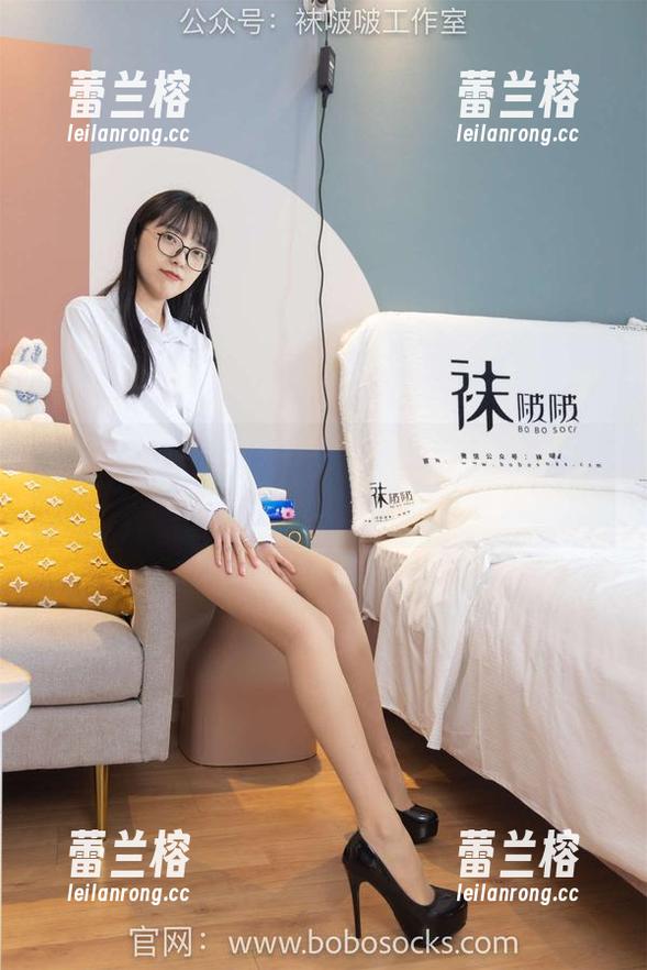 袜啵啵 - 最新写真集：芝士与她的高跟鞋，完美展现步伐背后的故事！