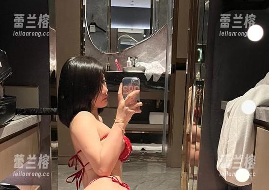 微密圈 - 只需下载，轻松拥有“詹詹女王”图包，女神的魅力在呼唤！