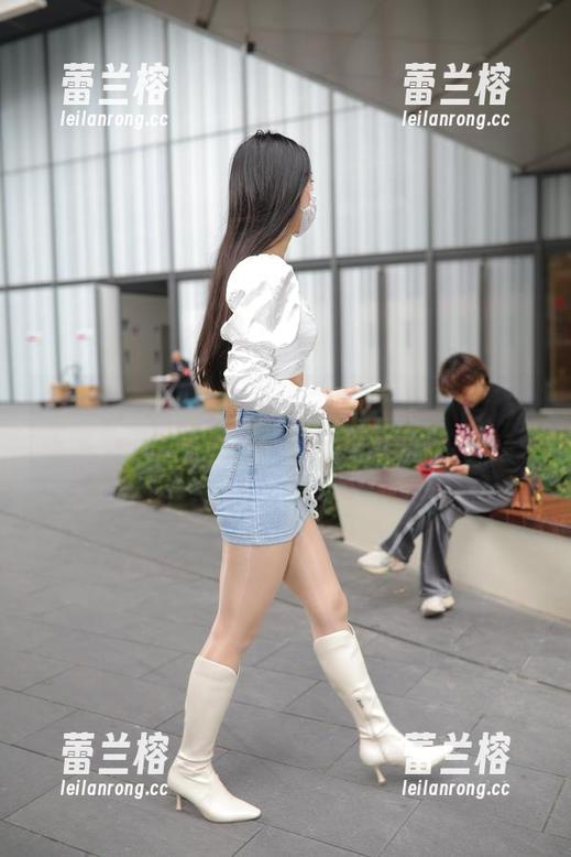 魔镜街拍 - 当超短裙遇上肉丝：艾小青的美图分享，心动不已！